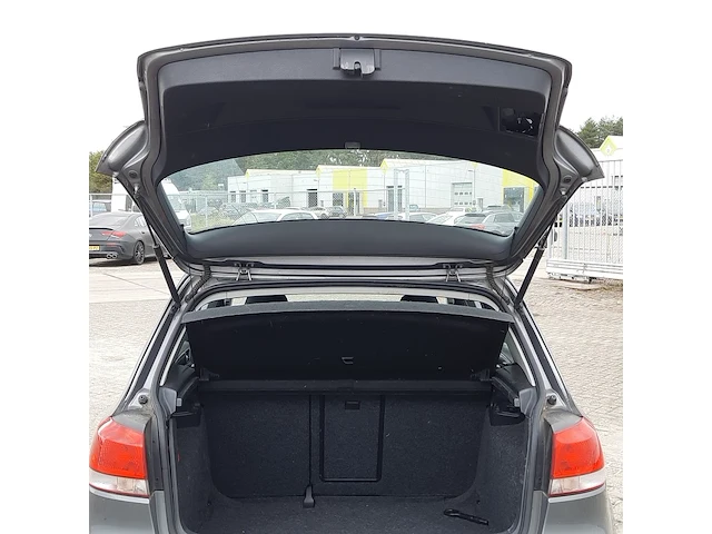 Personenauto volkswagen, golf - afbeelding 39 van  60