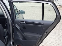 Personenauto volkswagen, golf - afbeelding 40 van  60