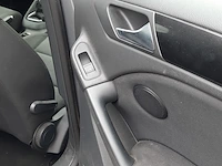Personenauto volkswagen, golf - afbeelding 41 van  60