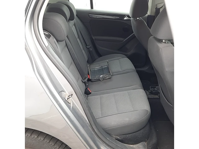 Personenauto volkswagen, golf - afbeelding 42 van  60