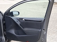 Personenauto volkswagen, golf - afbeelding 43 van  60