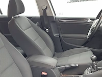 Personenauto volkswagen, golf - afbeelding 47 van  60