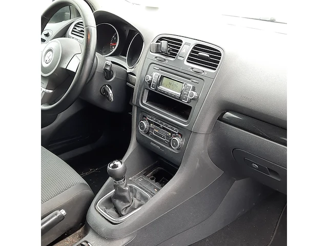 Personenauto volkswagen, golf - afbeelding 49 van  60