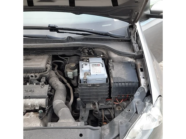 Personenauto volkswagen, golf - afbeelding 57 van  60