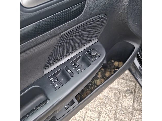 Personenauto volkswagen, jetta - afbeelding 2 van  52