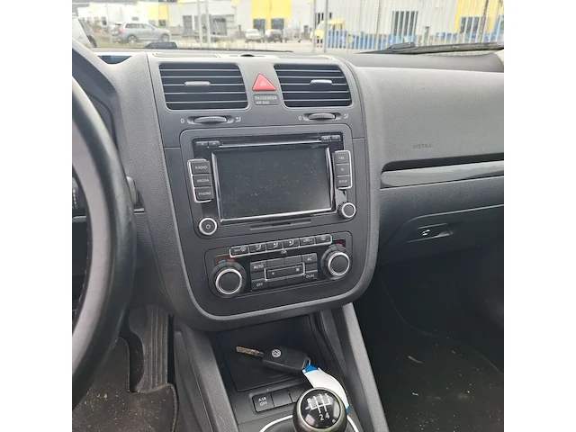 Personenauto volkswagen, jetta - afbeelding 7 van  52