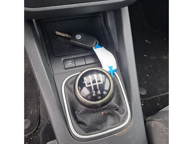 Personenauto volkswagen, jetta - afbeelding 9 van  52