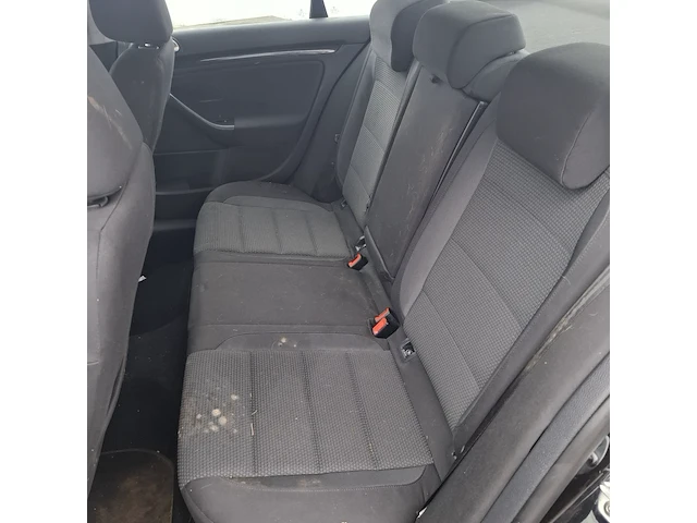 Personenauto volkswagen, jetta - afbeelding 16 van  52
