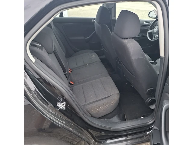 Personenauto volkswagen, jetta - afbeelding 18 van  52