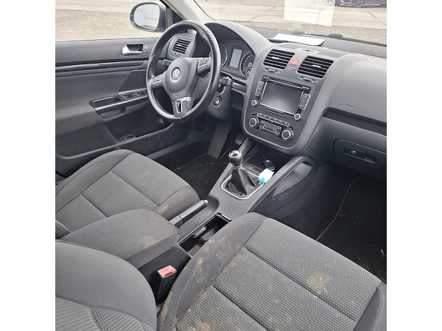 Personenauto volkswagen, jetta - afbeelding 19 van  52