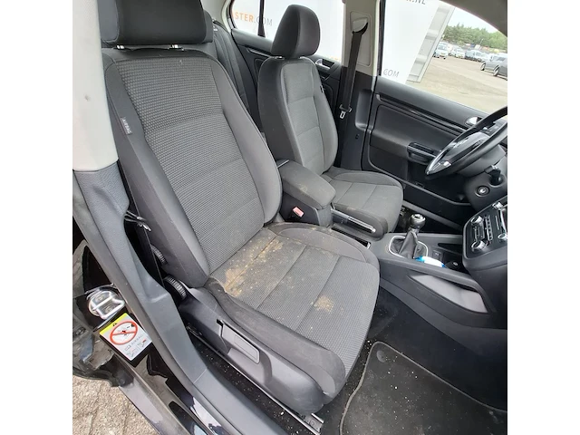 Personenauto volkswagen, jetta - afbeelding 22 van  52