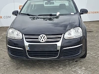 Personenauto volkswagen, jetta - afbeelding 12 van  52