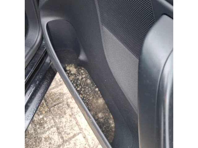 Personenauto volkswagen, jetta - afbeelding 25 van  52