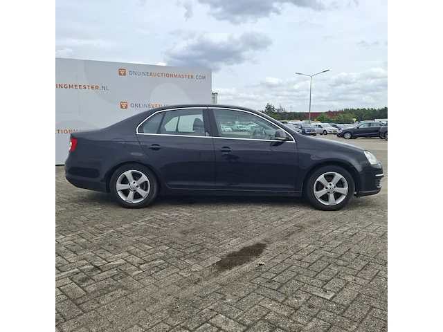 Personenauto volkswagen, jetta - afbeelding 34 van  52