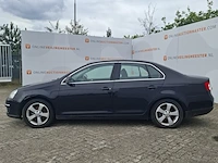 Personenauto volkswagen, jetta - afbeelding 51 van  52
