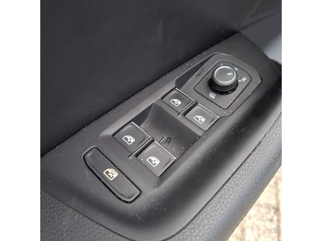 Personenauto volkswagen, passat variant 1.6 tdi highline r, grijs, bouwjaar 2017 - afbeelding 21 van  46