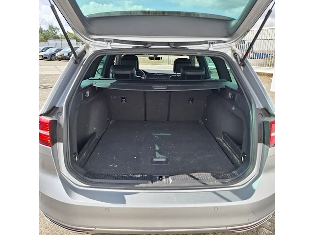 Personenauto volkswagen, passat variant 1.6 tdi highline r, grijs, bouwjaar 2017 - afbeelding 36 van  46