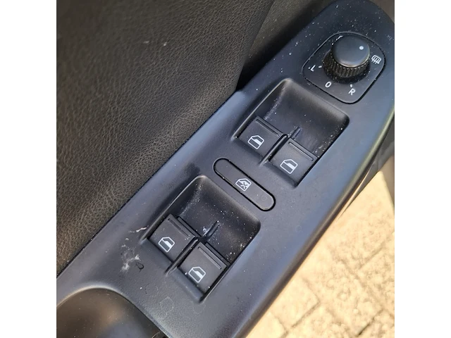 Personenauto volkswagen, passat variant 3.2 v6 highline 4m, bouwjaar 2007 - afbeelding 15 van  32