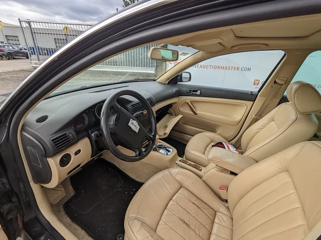 Personenauto volkswagen, passat variant 4.0 w8 4motion, bouwjaar 2001 - afbeelding 3 van  46