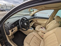 Personenauto volkswagen, passat variant 4.0 w8 4motion, bouwjaar 2001 - afbeelding 3 van  46