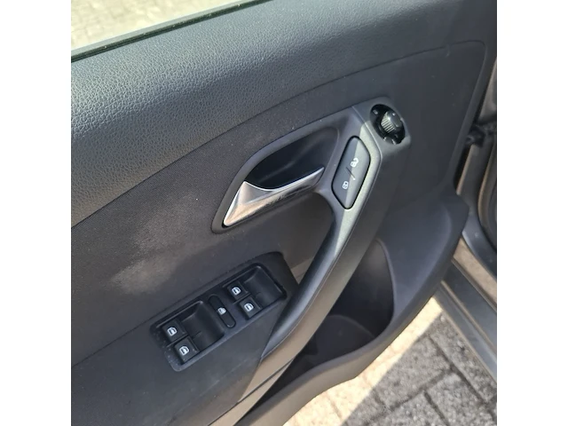 Personenauto volkswagen, polo 1.2-12v comfortline, bouwjaar 2012 - afbeelding 3 van  63