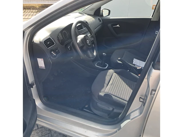 Personenauto volkswagen, polo 1.2 tdi, grijs, bouwjaar 2011 - afbeelding 2 van  34