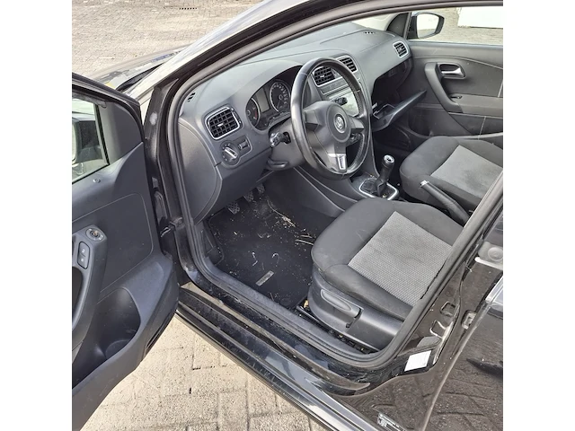 Personenauto volkswagen, polo 1.2 tdi, zwart, bouwjaar 2011 - afbeelding 2 van  45