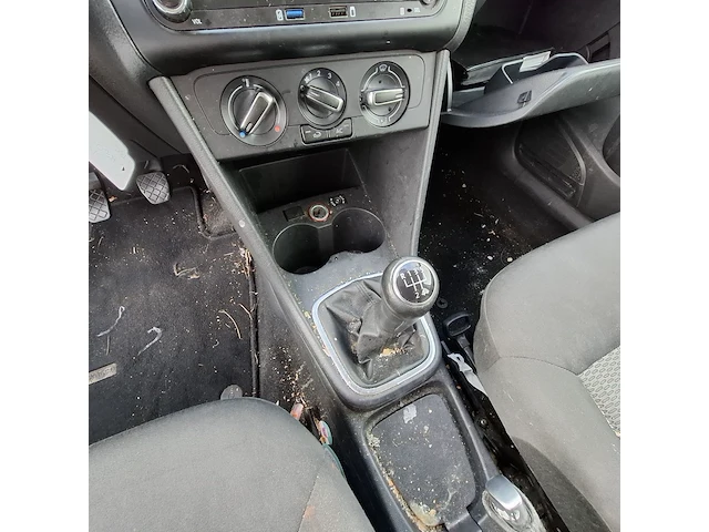 Personenauto volkswagen, polo 1.2 tdi, zwart, bouwjaar 2011 - afbeelding 6 van  45