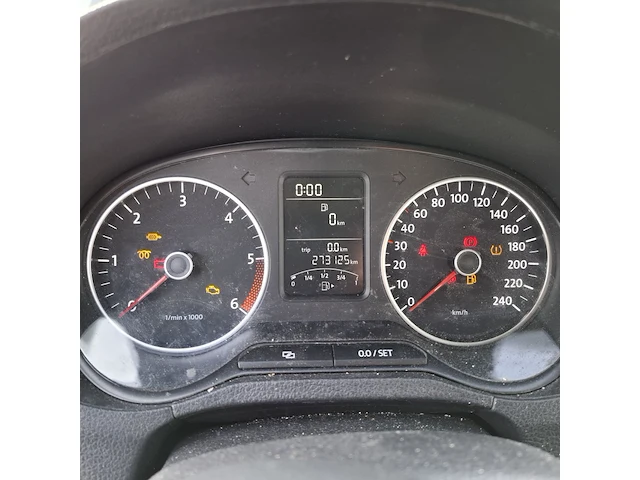 Personenauto volkswagen, polo 1.2 tdi, zwart, bouwjaar 2011 - afbeelding 32 van  45