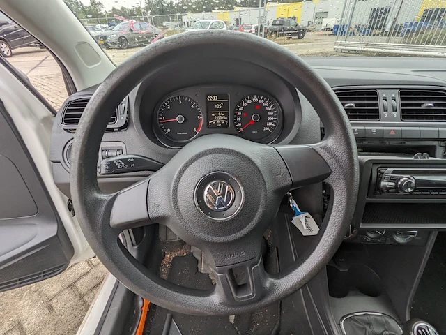 Personenauto volkswagen, polo 1.6 tdi, bouwjaar 2010 - afbeelding 5 van  51