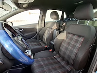 Personenauto volkswagen, polo 1.8, zwart, bouwjaar 2017 - afbeelding 2 van  57