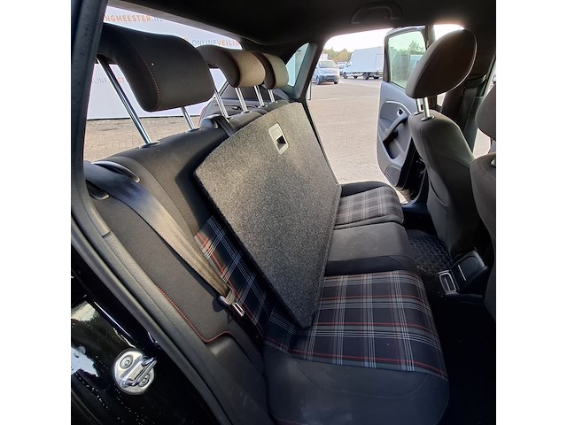 Personenauto volkswagen, polo 1.8, zwart, bouwjaar 2017 - afbeelding 18 van  57