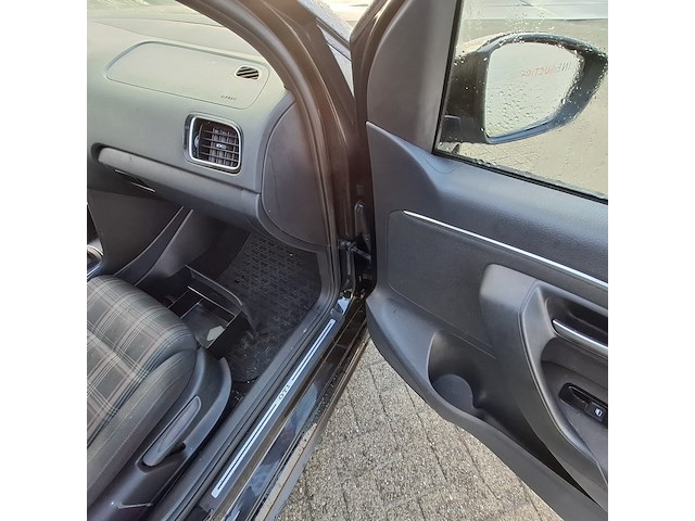 Personenauto volkswagen, polo 1.8, zwart, bouwjaar 2017 - afbeelding 20 van  57