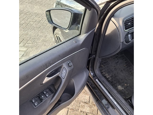 Personenauto volkswagen, polo 1.8, zwart, bouwjaar 2017 - afbeelding 57 van  57