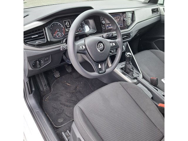 Personenauto volkswagen, polo, wit, bouwjaar 2019 - afbeelding 5 van  44