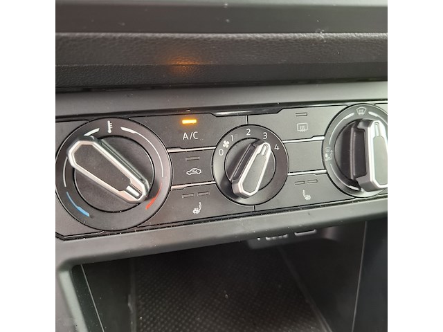 Personenauto volkswagen, polo, wit, bouwjaar 2019 - afbeelding 17 van  44