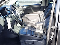 Personenauto volkswagen, tiguan 2.0 tdi 4motion highline, zwart, bouwjaar 2016 - afbeelding 18 van  61
