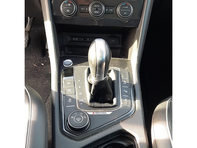 Personenauto volkswagen, tiguan 2.0 tdi 4motion highline, zwart, bouwjaar 2016 - afbeelding 31 van  61