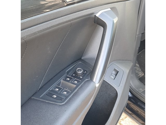 Personenauto volkswagen, tiguan 2.0 tdi 4motion highline, zwart, bouwjaar 2016 - afbeelding 39 van  61