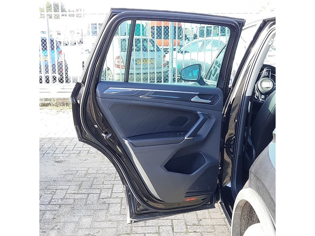 Personenauto volkswagen, tiguan 2.0 tdi 4motion highline, zwart, bouwjaar 2016 - afbeelding 42 van  61