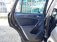 Personenauto volkswagen, tiguan 2.0 tdi 4motion highline, zwart, bouwjaar 2016 - afbeelding 42 van  61