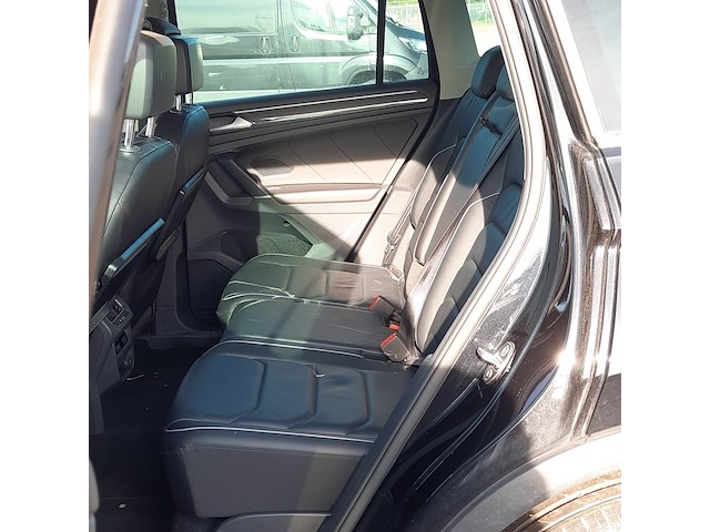 Personenauto volkswagen, tiguan 2.0 tdi 4motion highline, zwart, bouwjaar 2016 - afbeelding 44 van  61