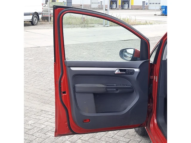 Personenauto volkswagen, touran 1.6 tdi trendline bluemotion, bouwjaar 2011 - afbeelding 35 van  57