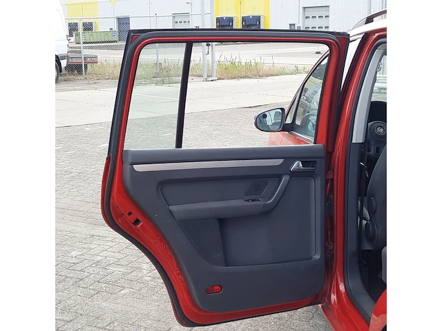Personenauto volkswagen, touran 1.6 tdi trendline bluemotion, bouwjaar 2011 - afbeelding 37 van  57
