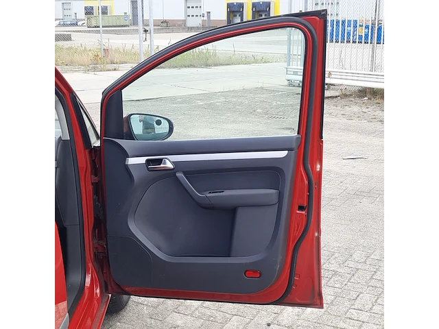 Personenauto volkswagen, touran 1.6 tdi trendline bluemotion, bouwjaar 2011 - afbeelding 48 van  57