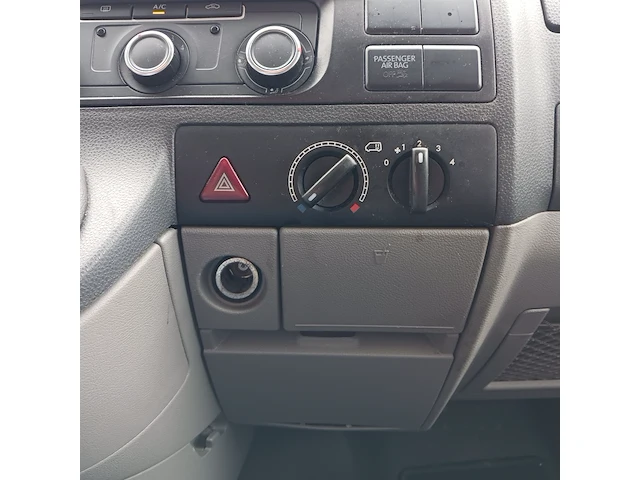 Personenauto volkswagen, transporter kombi - 2.0 tdi comfortline - 9-persoons, wit, bouwjaar 2012 - afbeelding 13 van  69