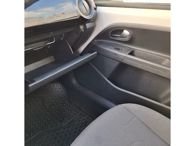 Personenauto volkswagen, up! 1.0 groove up! bluemotion, wit, bouwjaar 2014 - afbeelding 23 van  39