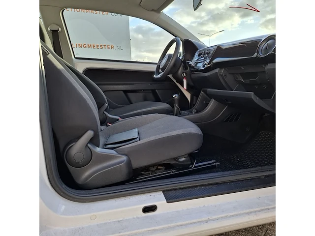 Personenauto volkswagen, up! 1.0 groove up! bluemotion, wit, bouwjaar 2014 - afbeelding 30 van  39