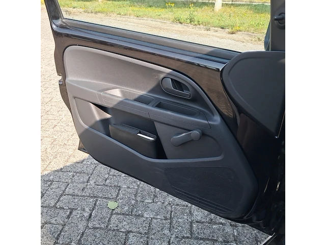 Personenauto volkswagen, up! 1.0 take up! bluemotion, zwart, bouwjaar 2013 - afbeelding 28 van  46