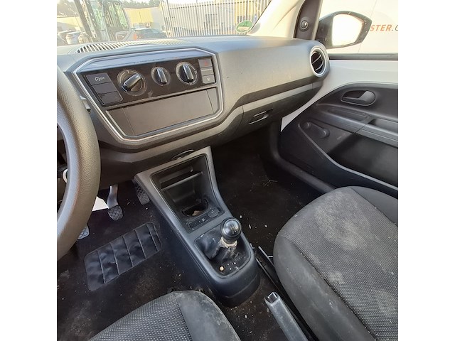 Personenauto, volkswagen, up - afbeelding 25 van  39